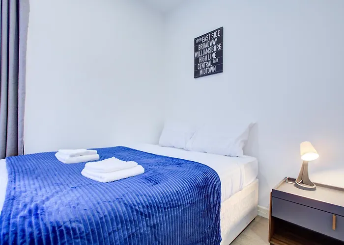 Canning Town 4-Person Flat